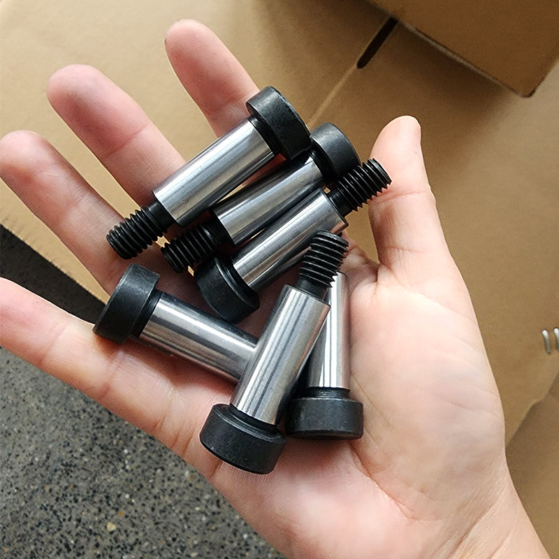 Kohlenstoffstahl 1-8 UNC x 4