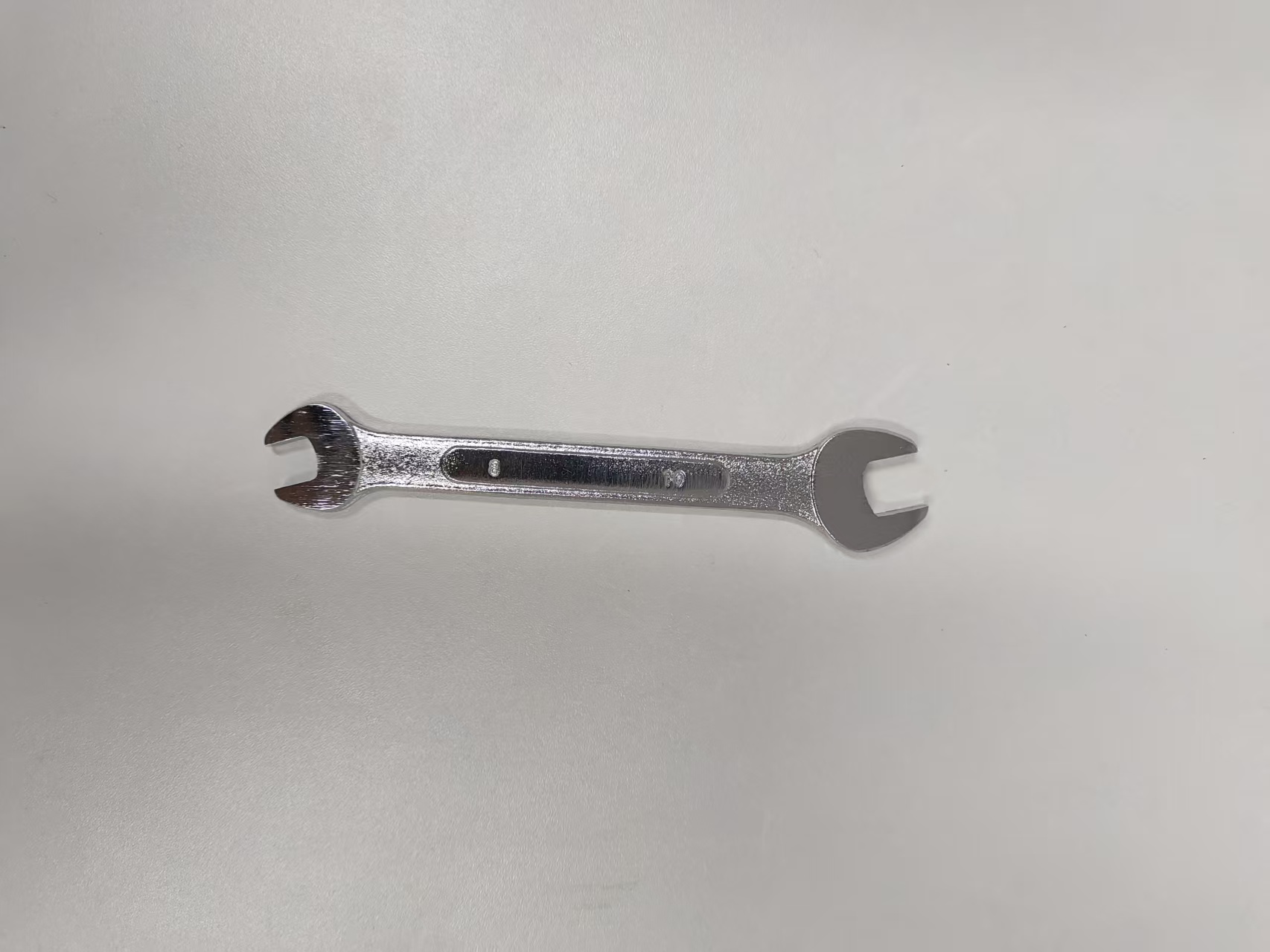 Tragbarer Doppelmaulschlüssel aus China mit hohem Kohlenstoffstahl, tragbarer Handschlüssel für die Autoreparatur, Unterstützung kundenspezifischer Zeichnungen und Musterverarbeitung