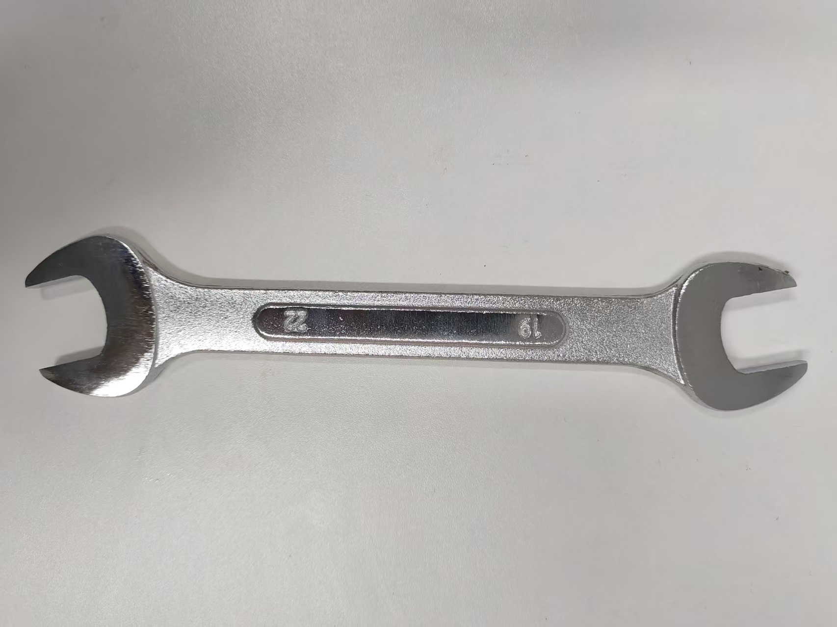Tragbarer Doppelmaulschlüssel aus China mit hohem Kohlenstoffstahl, tragbarer Handschlüssel für die Autoreparatur, Unterstützung kundenspezifischer Zeichnungen und Musterverarbeitung